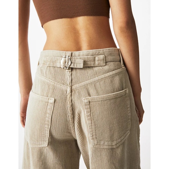 NWT BDG Cream Logan Cinch Back Corduroy Boyfriend Jeans Size 32 - Picture 4 of 15